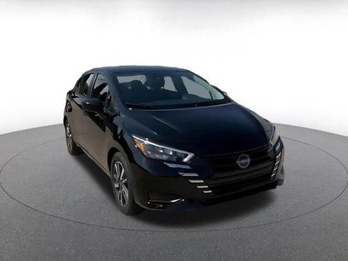 Super Black 2025 Nissan Versa 1.6 SV