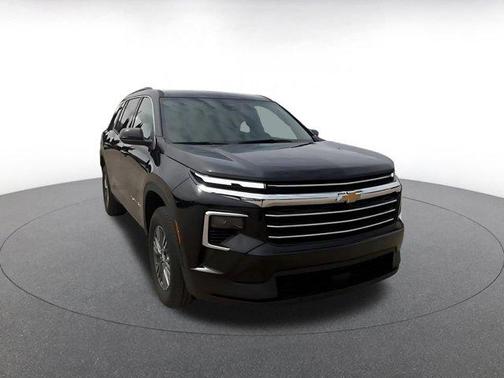 Mosaic Black Metallic 2025 Chevrolet Traverse LT