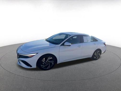 2025 Hyundai ELANTRA SEL
