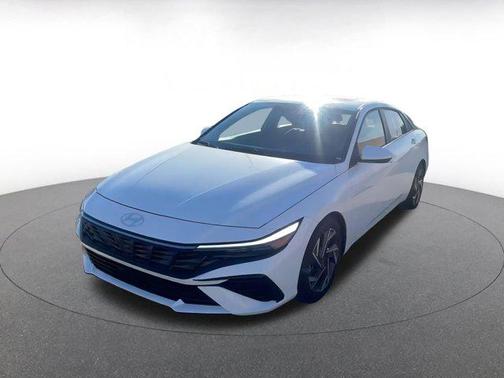2025 Hyundai ELANTRA SEL