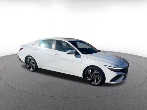 2025 Hyundai ELANTRA SEL