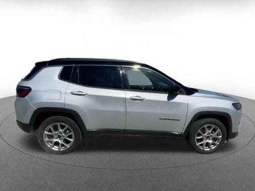 Silver Zynith Metallic Clearcoat 2025 Jeep Compass Limited