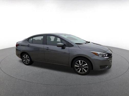 Gun Metallic 2025 Nissan Versa 1.6 SV