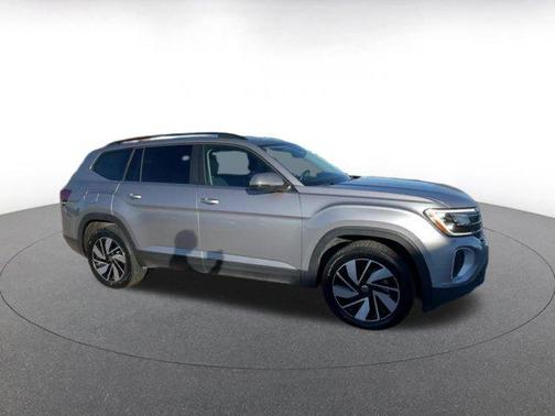 2025 Volkswagen Atlas 2.0T SE w/Technology 4MOTION