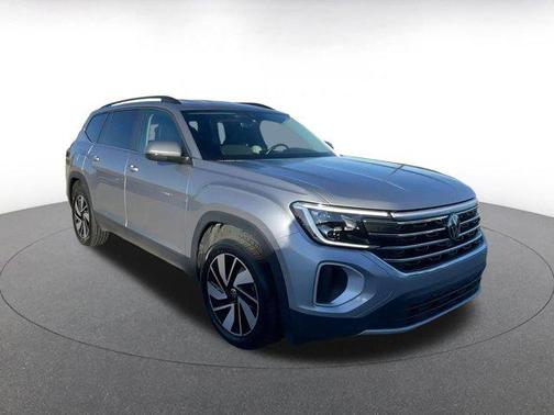 2025 Volkswagen Atlas 2.0T SE w/Technology 4MOTION