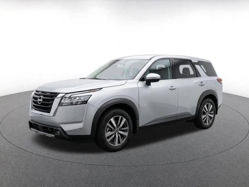 Brilliant Silver Metallic 2025 Nissan Pathfinder SV FWD