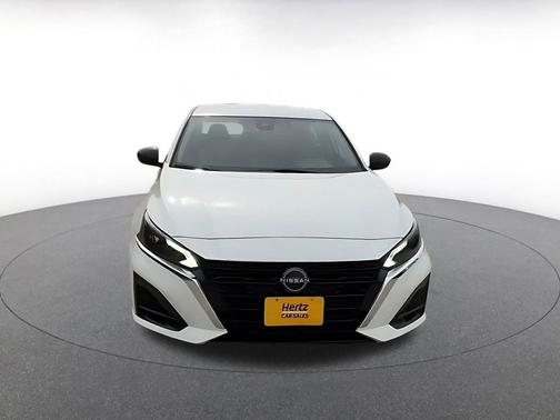 Glacier White 2025 Nissan Altima SV FWD