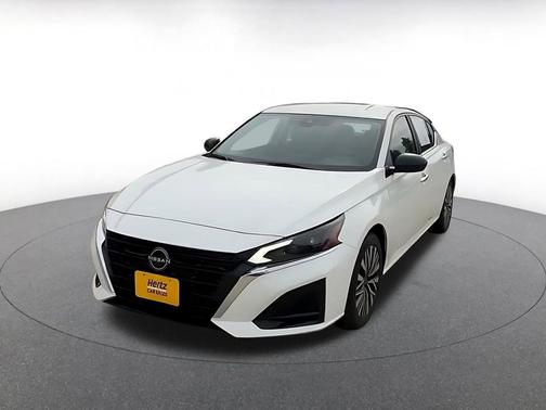 Glacier White 2025 Nissan Altima SV FWD