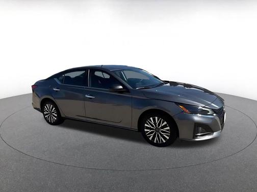 Gun Metallic 2025 Nissan Altima SV FWD