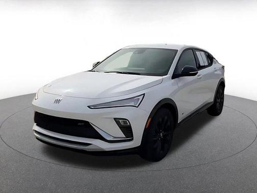 Summit White 2025 Buick Envista Sport Touring FWD