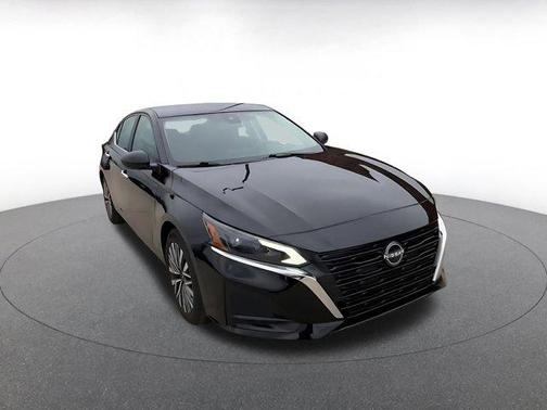 Super Black 2025 Nissan Altima SV FWD