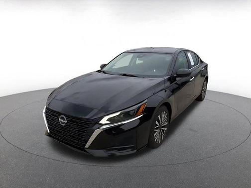 Super Black 2025 Nissan Altima SV FWD