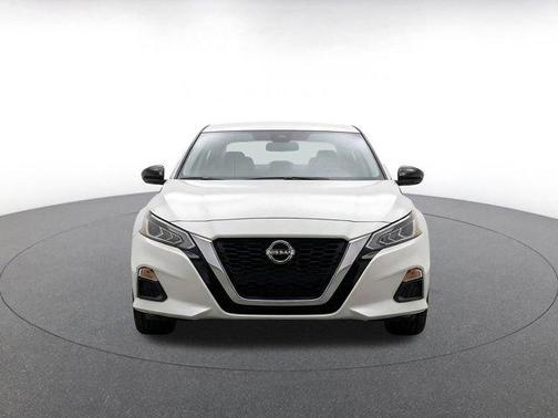 Glacier White 2025 Nissan Altima SV FWD