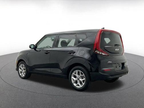 Fusion Black 2025 Kia Soul LX