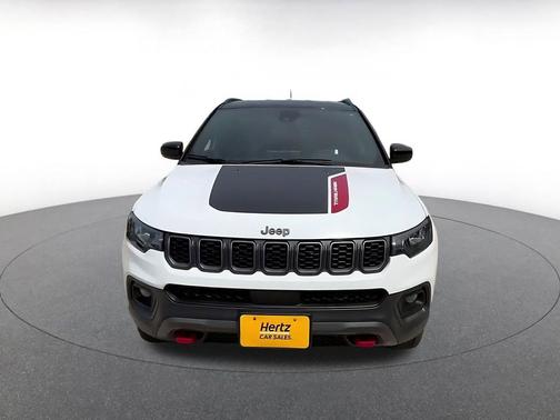 Bright White Clearcoat 2025 Jeep Compass Trailhawk