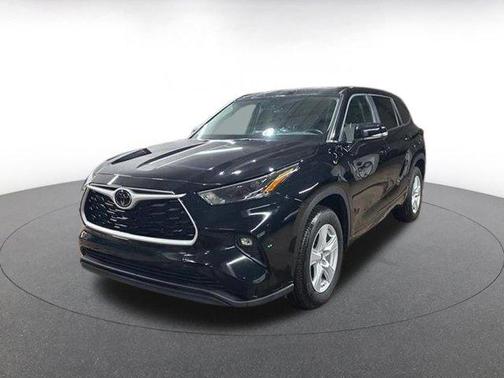 2025 Toyota Highlander LE