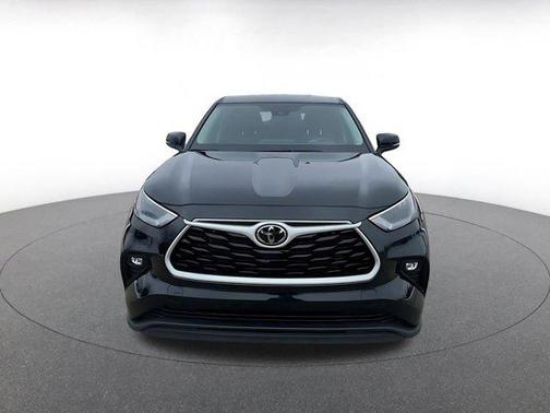 2025 Toyota Highlander LE