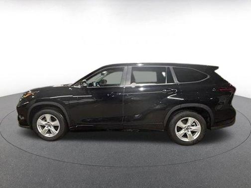 2025 Toyota Highlander LE