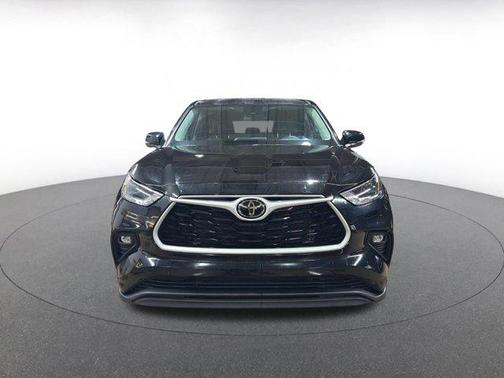 2025 Toyota Highlander LE