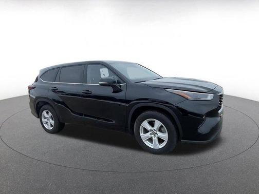 2025 Toyota Highlander LE