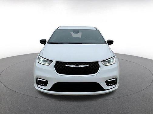 2025 Chrysler Pacifica L