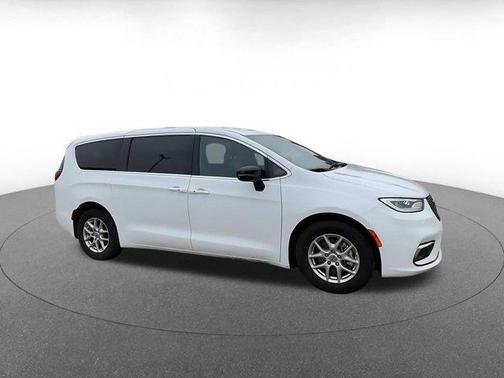 2025 Chrysler Pacifica L