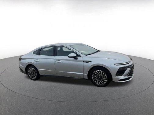 2024 Hyundai SONATA Hybrid SE