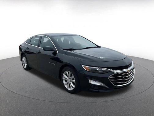 Mosaic Black Metallic 2023 Chevrolet Malibu FWD 1LT