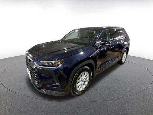2025 Toyota Highlander LE