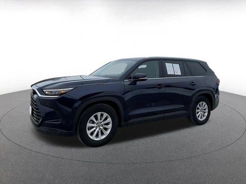 2025 Toyota Highlander LE