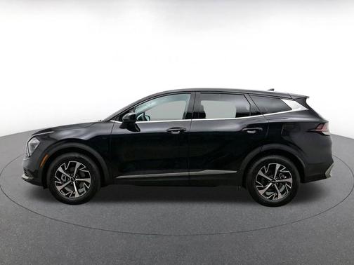 Ebony Black 2025 Kia Sportage LX