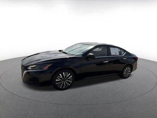 Super Black 2025 Nissan Altima SV FWD