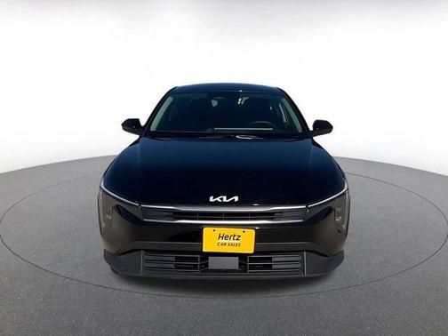 Aurora Black Pearl 2025 Kia K4 LXS