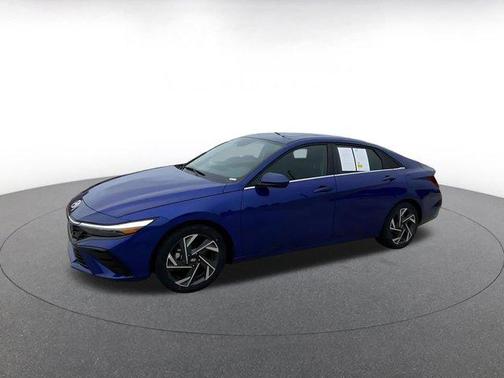 2025 Hyundai ELANTRA SEL