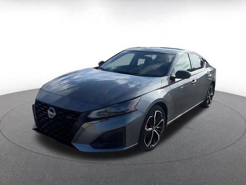 2025 Nissan Altima SR FWD