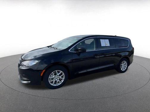 2024 Chrysler Voyager LX