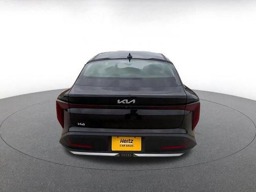 Aurora Black Pearl 2025 Kia K4 LXS