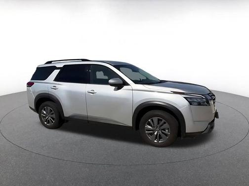 Brilliant Silver Metallic 2025 Nissan Pathfinder SV 4WD