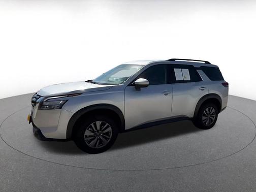 Brilliant Silver Metallic 2025 Nissan Pathfinder SV 4WD