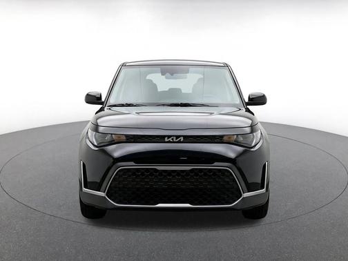 Fusion Black 2025 Kia Soul LX