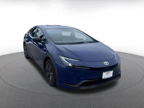 2025 Toyota Prius LE