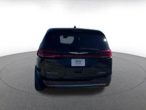 Brilliant Black Crystal Pearlcoat 2023 Chrysler Pacifica Hybrid Touring L