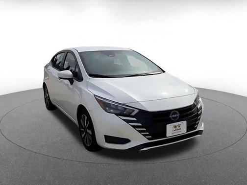 Aspen White Tricoat 2025 Nissan Versa 1.6 SV