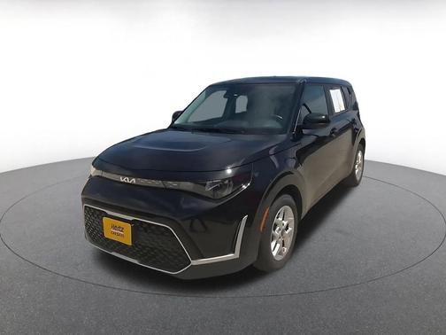 Fusion Black 2025 Kia Soul LX