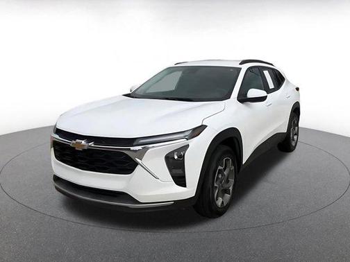 Summit White 2025 Chevrolet Trax LT