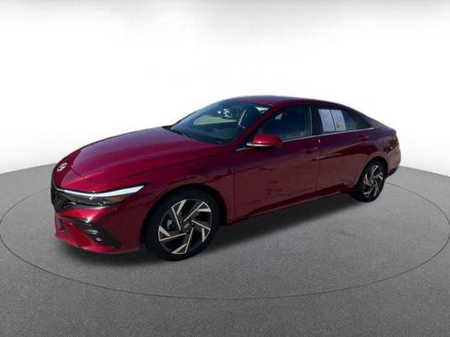 2025 Hyundai ELANTRA SEL
