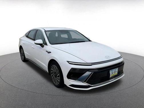 2024 Hyundai SONATA Hybrid SE
