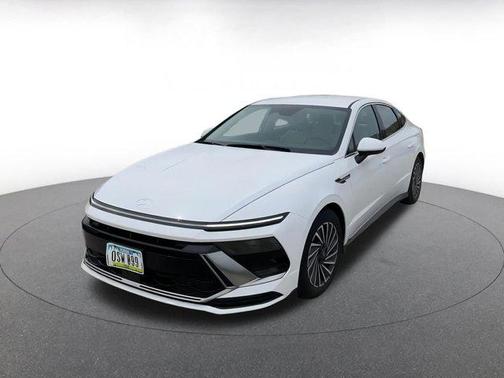 2024 Hyundai SONATA Hybrid SE