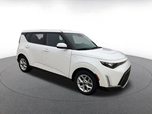 Snow White Pearl 2025 Kia Soul LX