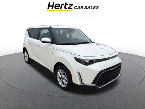 Snow White Pearl 2025 Kia Soul LX